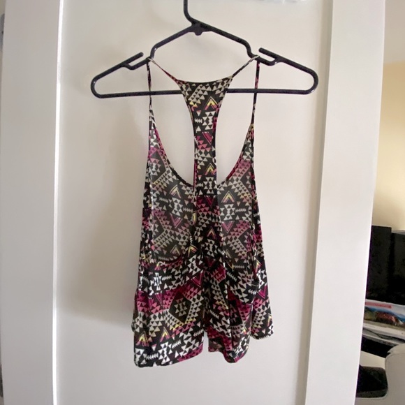 Sleeveless pattern tank top - Picture 2 of 3